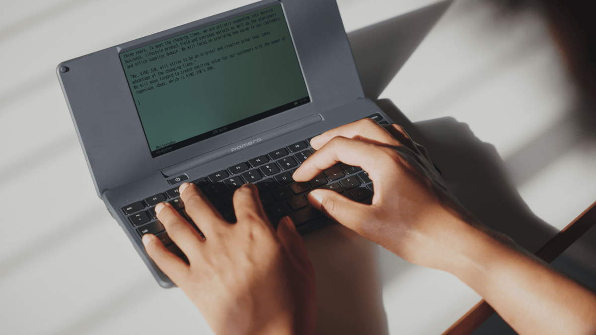 pomera - Full-Suite Typewriter For Focused Writing Includes Screen Protector Film - Electrifick Wants